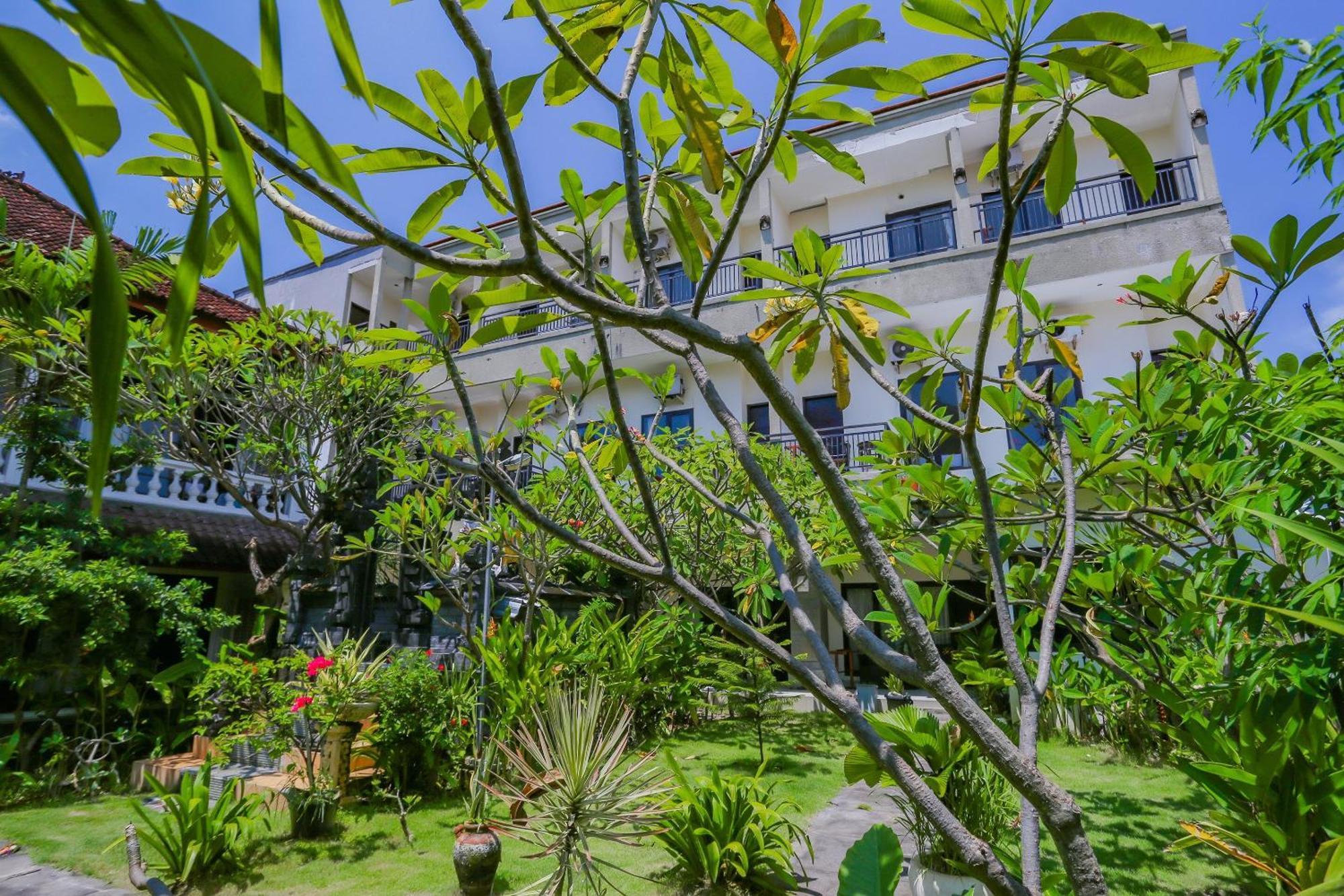 קוטה לומבוק Oyo 4012 Ari Beach Inn מראה חיצוני תמונה