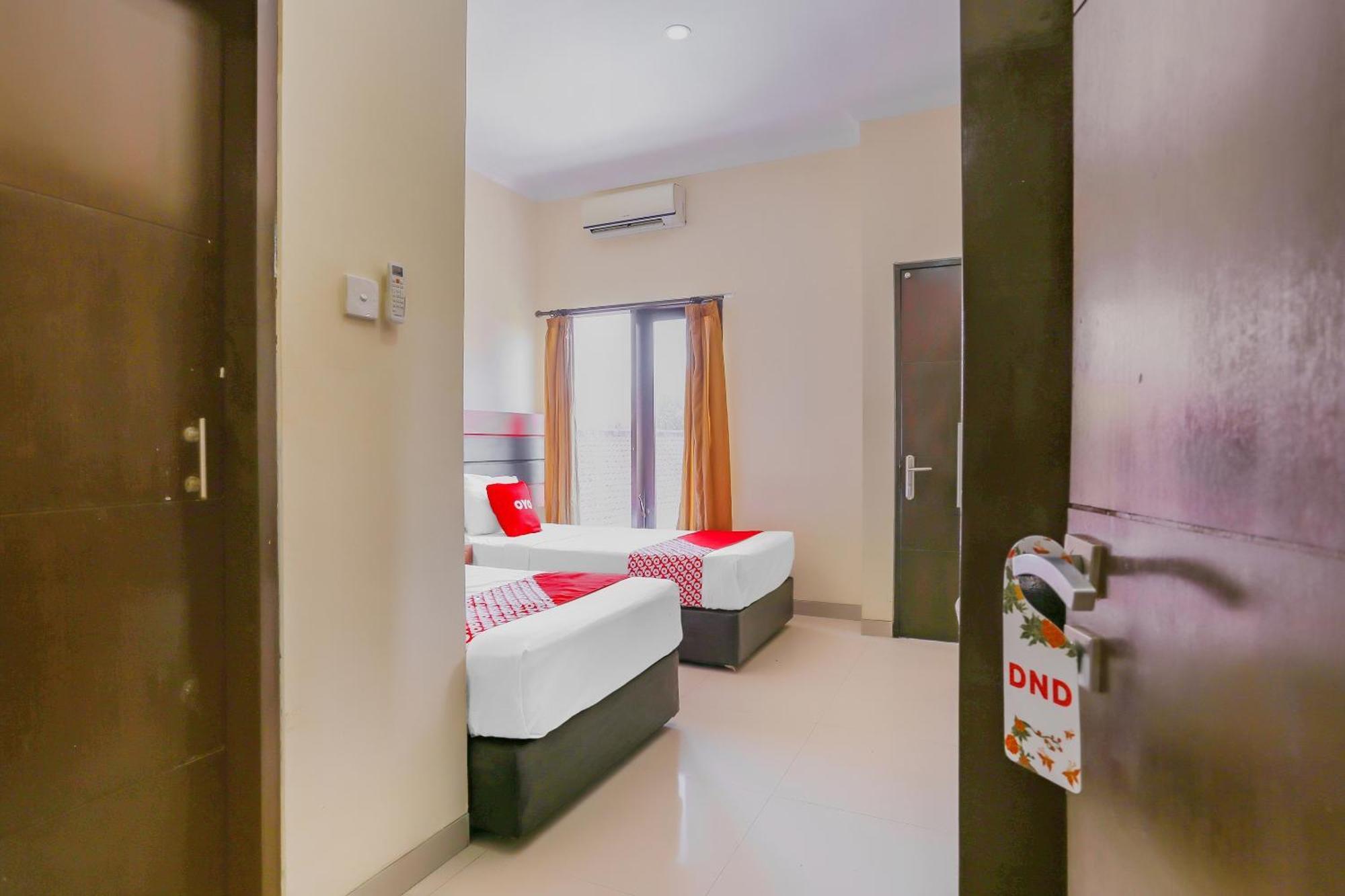 קוטה לומבוק Oyo 4012 Ari Beach Inn מראה חיצוני תמונה