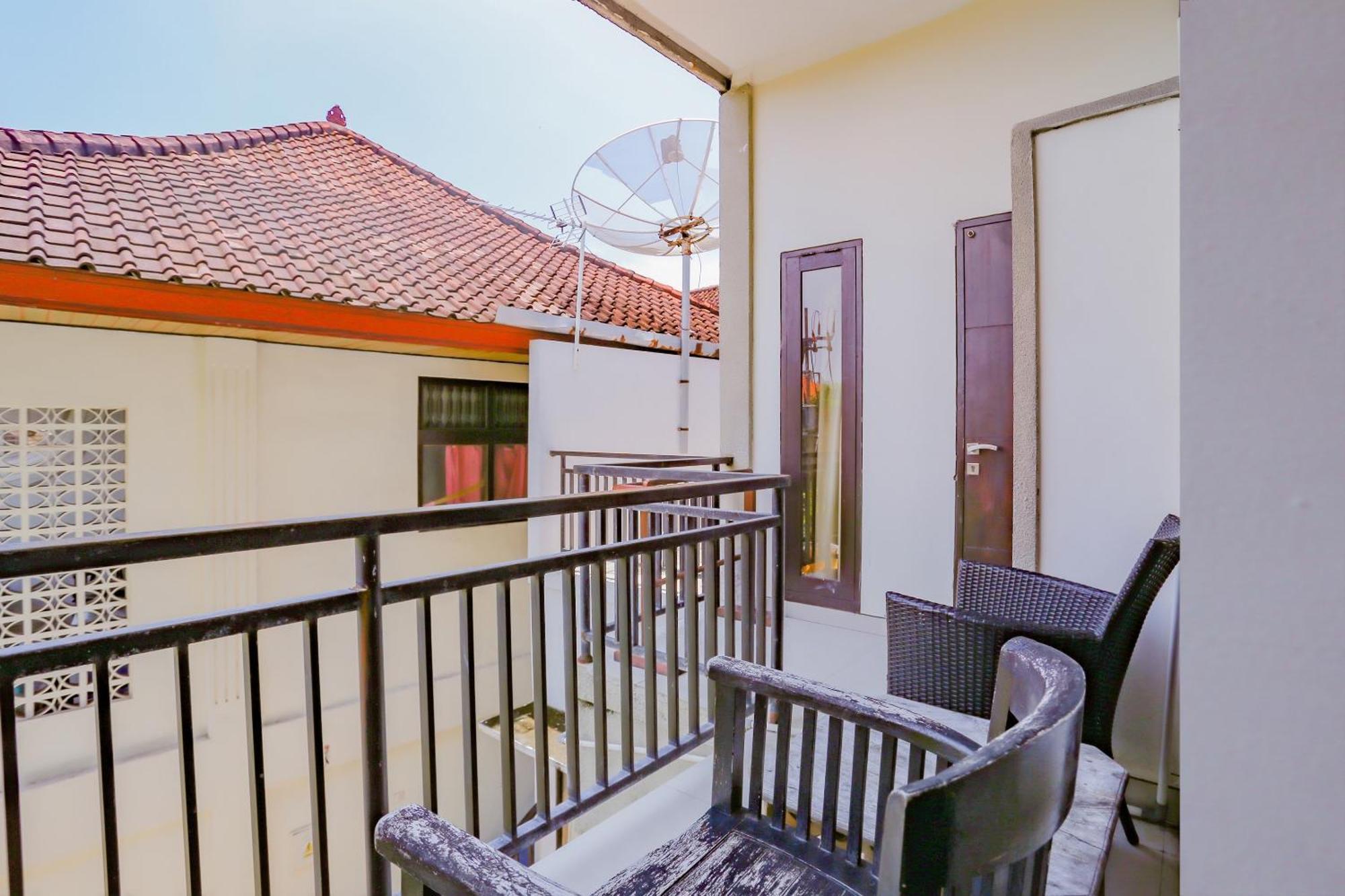 קוטה לומבוק Oyo 4012 Ari Beach Inn מראה חיצוני תמונה